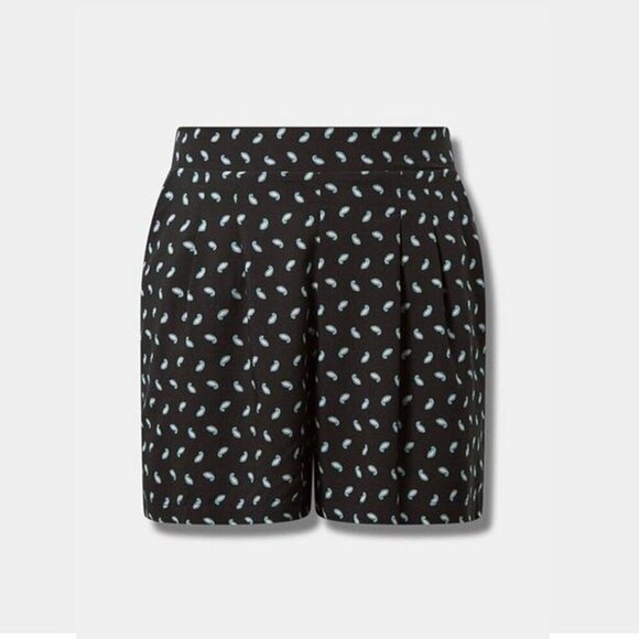 Torrid - 3.5 Inch Challis Short in Petite Paisley Deep Black & White - Picture 12 of 12